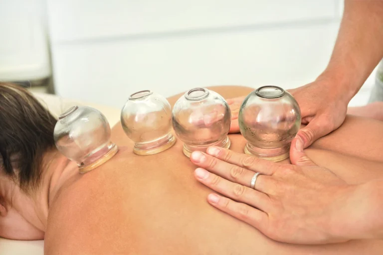 Massage bambou & ventouses — Izzy, Verbier